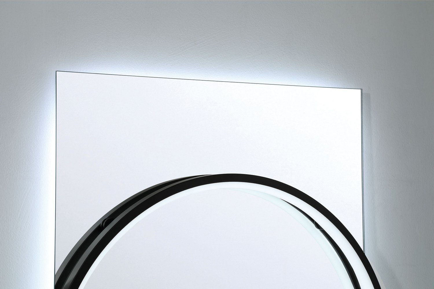 LED Framed Bathroom Mirror - Image 10