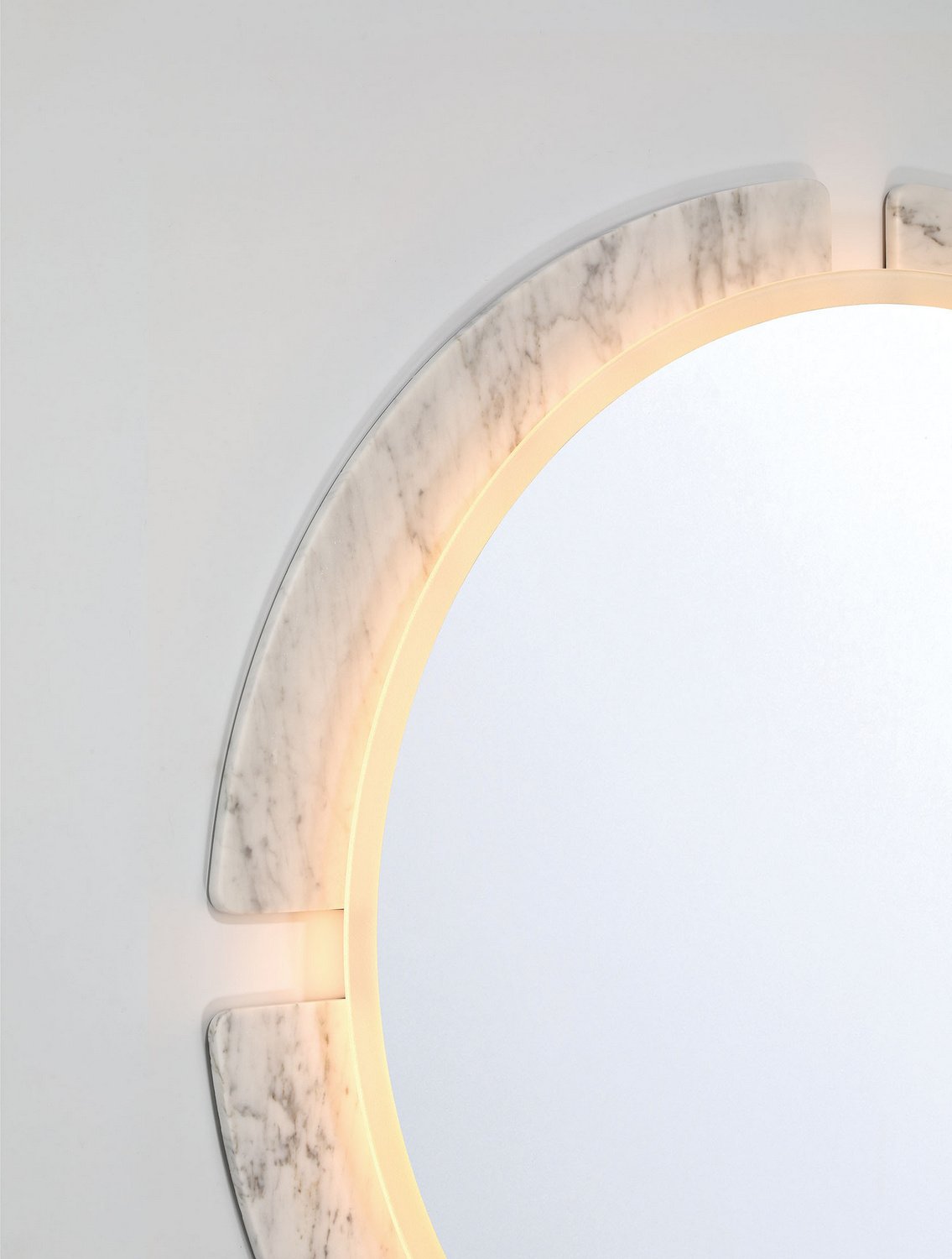 LED Round Bathroom Mirror - Image 8
