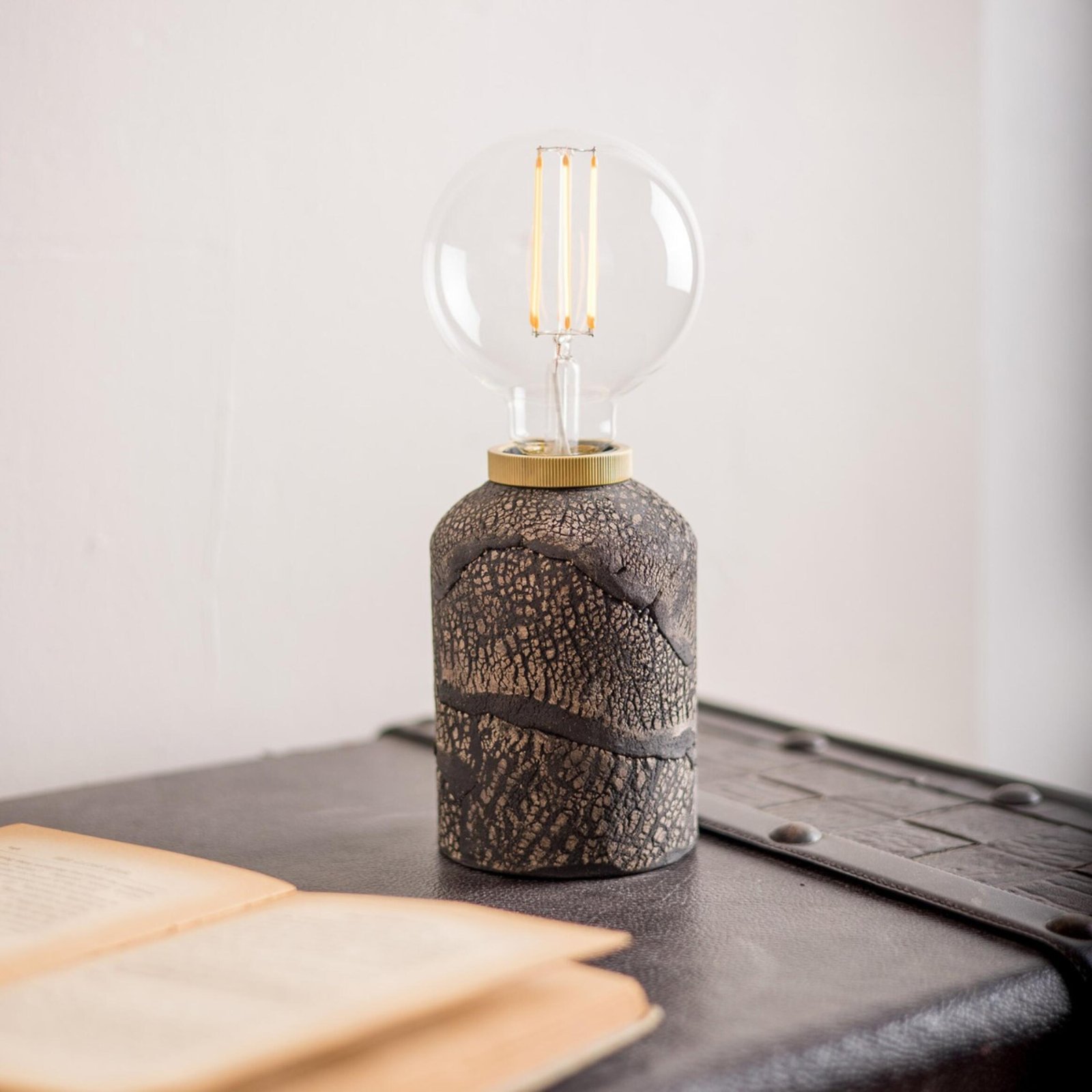 Bixa Black Clay Ceramic Table Lamp