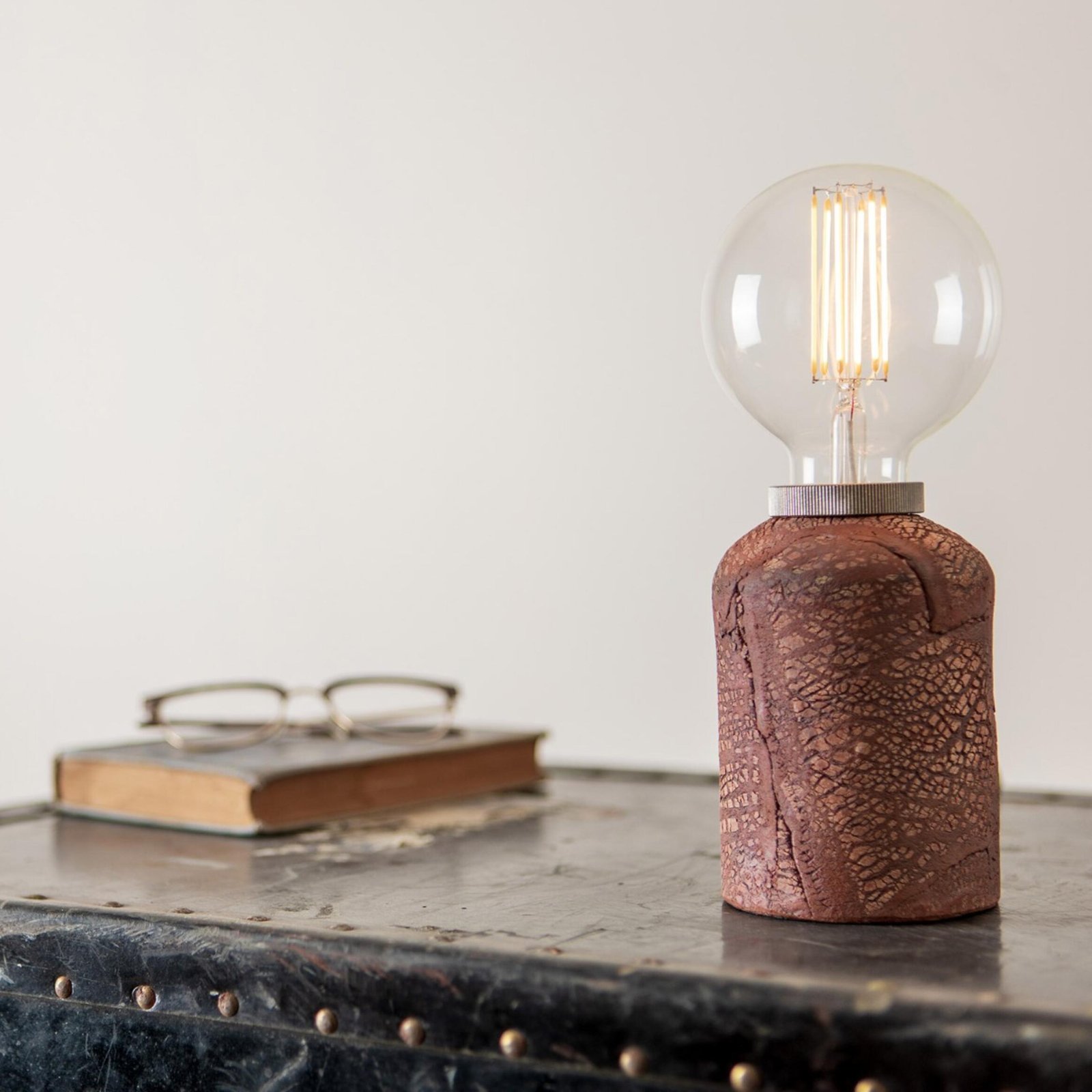 Bixa Red Iron Ceramic Table Lamp