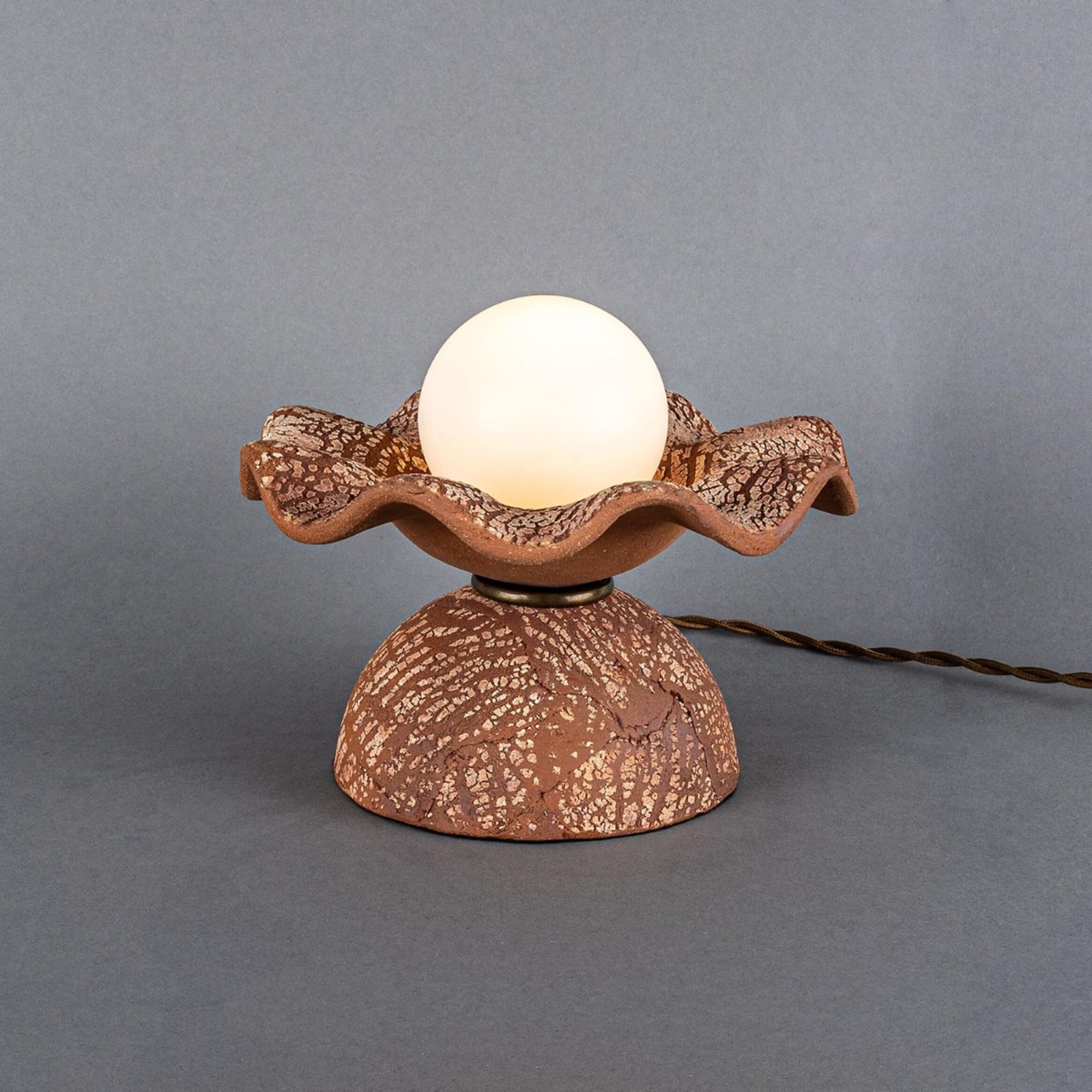 Rivale Red Iron Wavy Ceramic Table Lamp