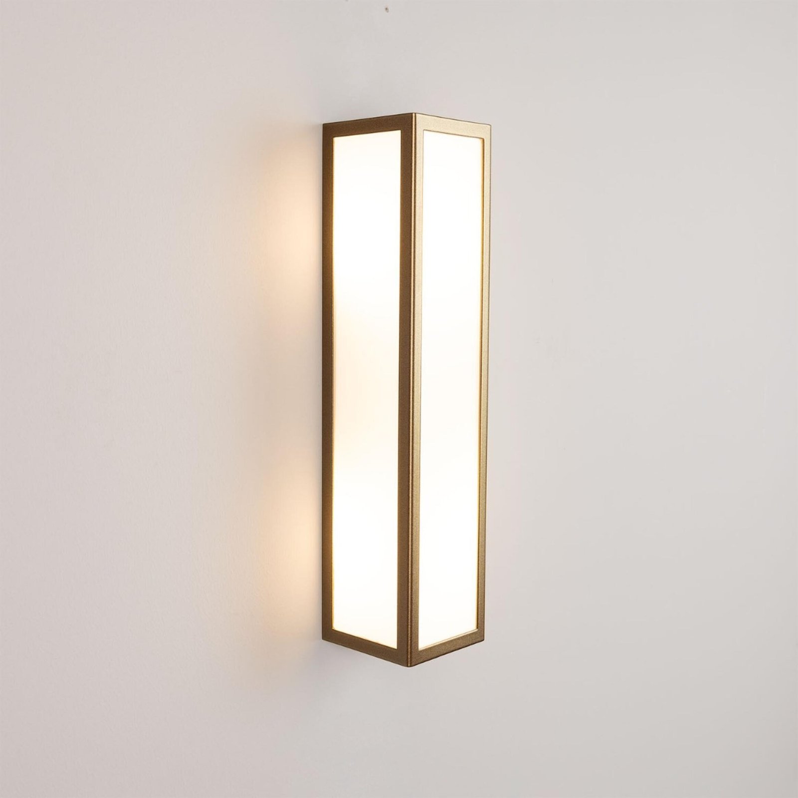 Bata Contemporary IP65 Bathroom Wall Light 35cm