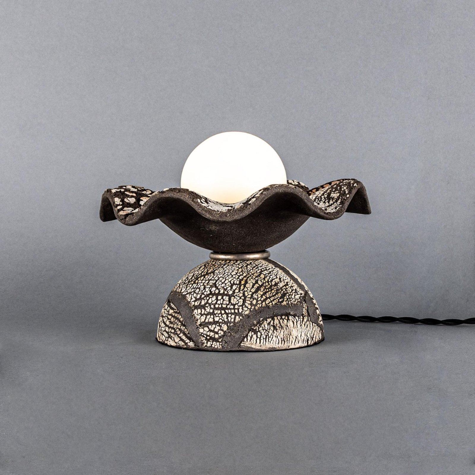 Rivale Black Clay Wavy Ceramic Table Lamp - Image 3