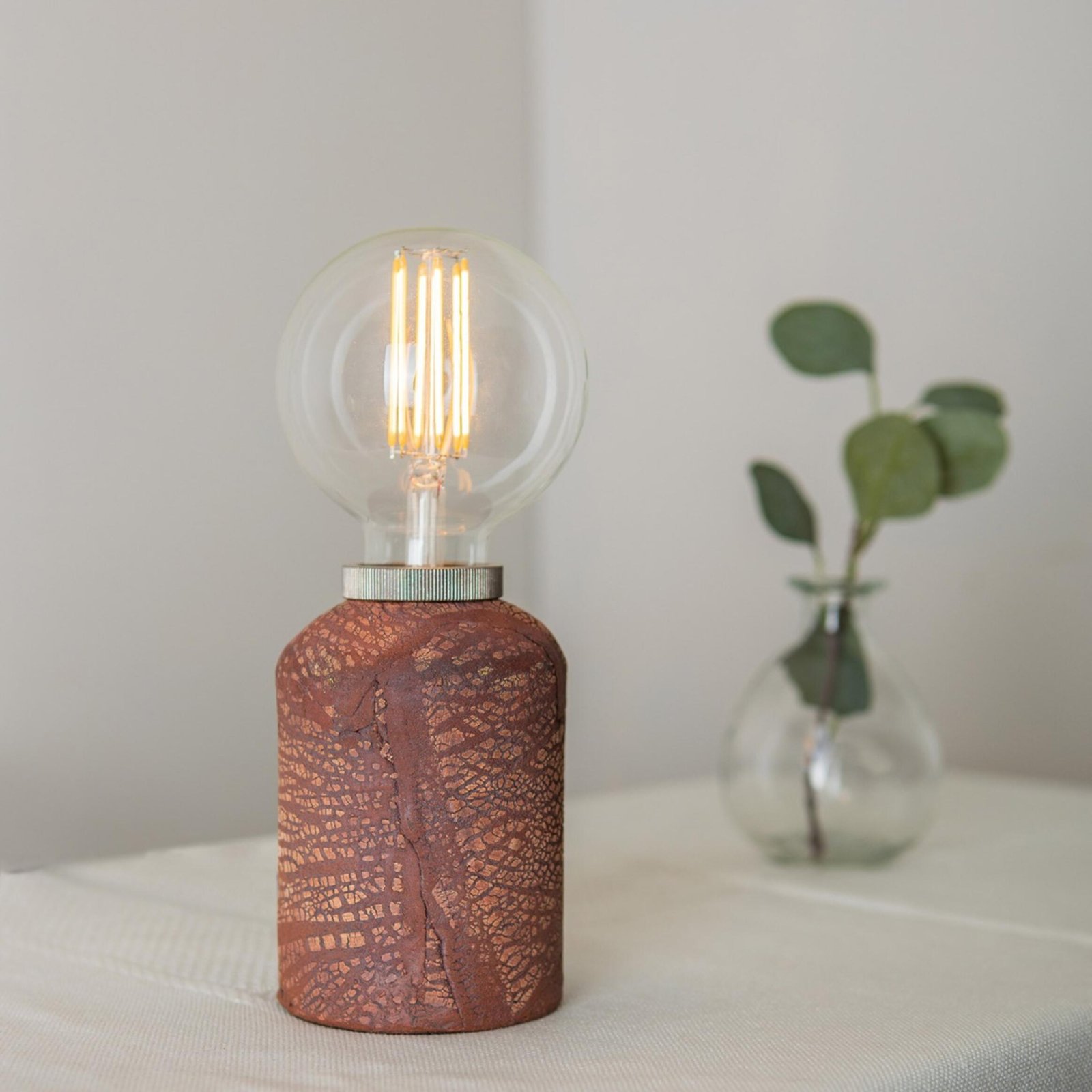 Bixa Red Iron Ceramic Table Lamp - Image 2