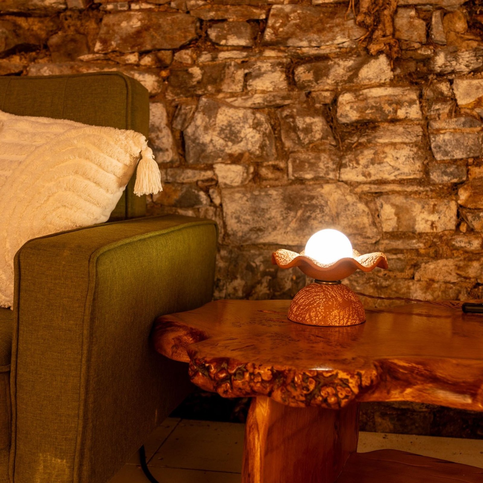 Rivale Red Iron Wavy Ceramic Table Lamp - Image 5