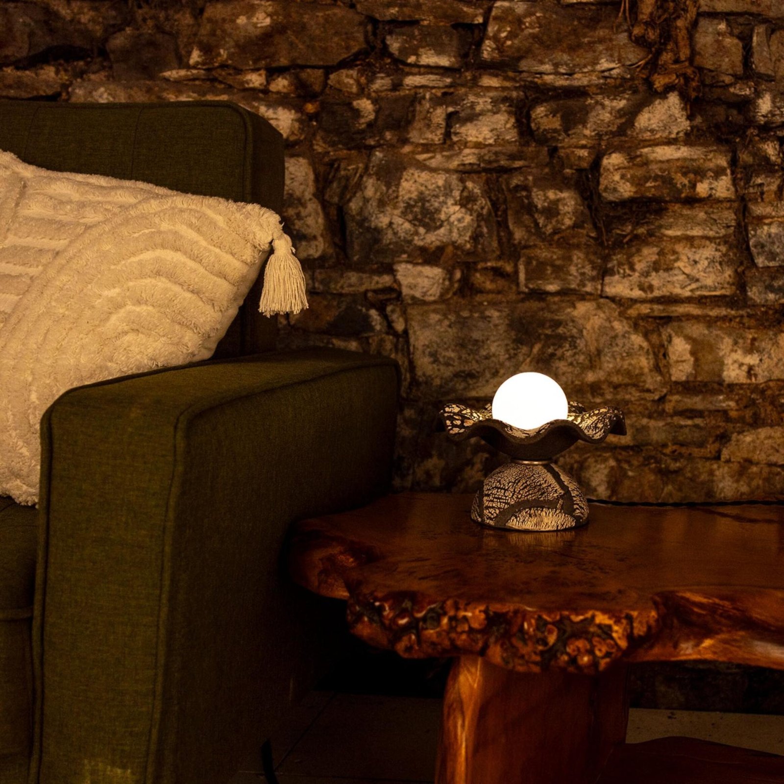 Rivale Black Clay Wavy Ceramic Table Lamp - Image 6