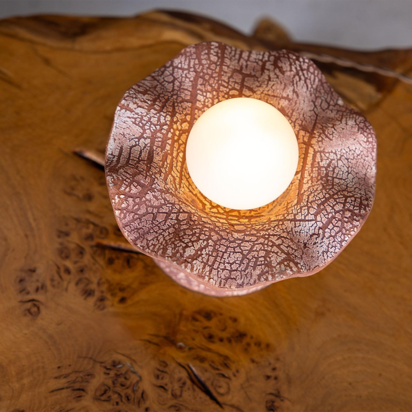 Rivale Red Iron Wavy Ceramic Table Lamp - Image 7